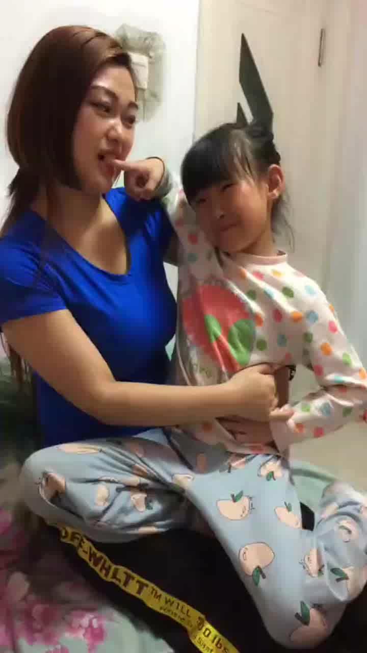 搞笑妈妈爆料视频,笑料百出，亲子欢乐时光