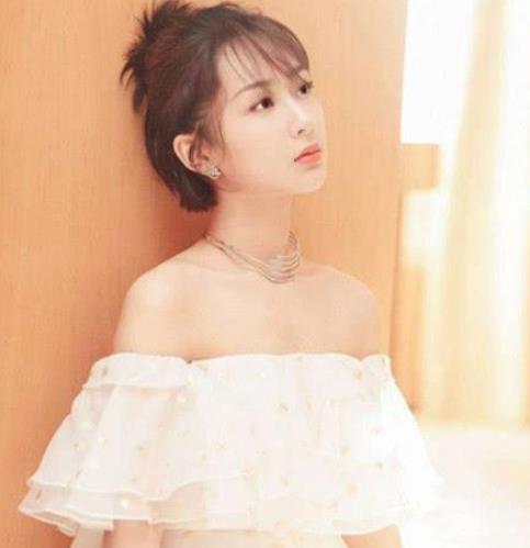 圈内爆料杨紫杨幂,娱乐圈幕后风云，揭秘两位当红小花旦的恩怨情仇