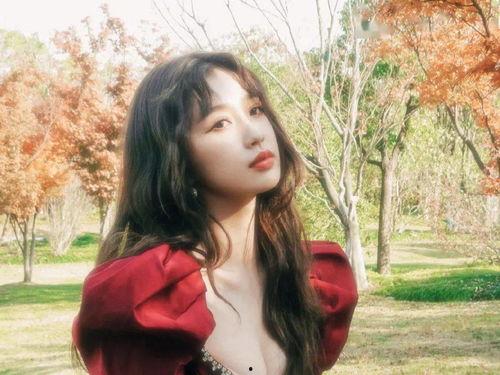 圈内人爆料王鹤棣虞书欣,甜蜜互动引粉丝热议