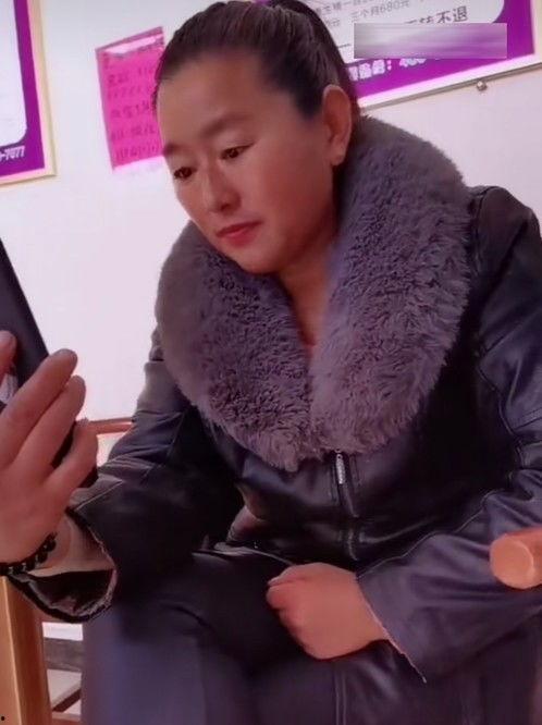 大衣哥老婆爆料视频大全,揭秘明星家庭背后的真实生活